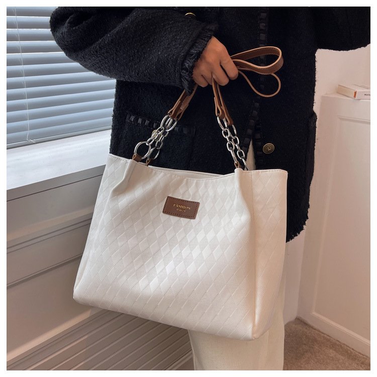 Mala Tote Acolchoada com Corrente – Mala de Ombro Feminina Padrão Losango