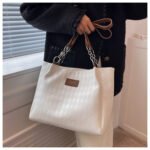 Mala Tote Acolchoada com Corrente – Mala de Ombro Feminina Padrão Losango - Image 6