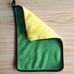 Toalha de Microfibra Dupla Face para Lavagem e Secagem do Carro - Image 3