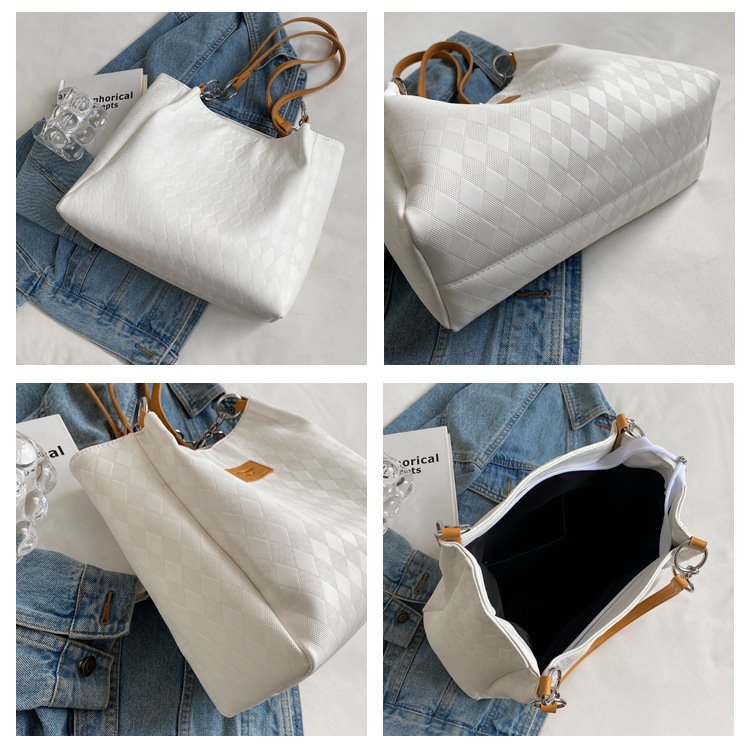 Mala Tote Acolchoada com Corrente – Mala de Ombro Feminina Padrão Losango
